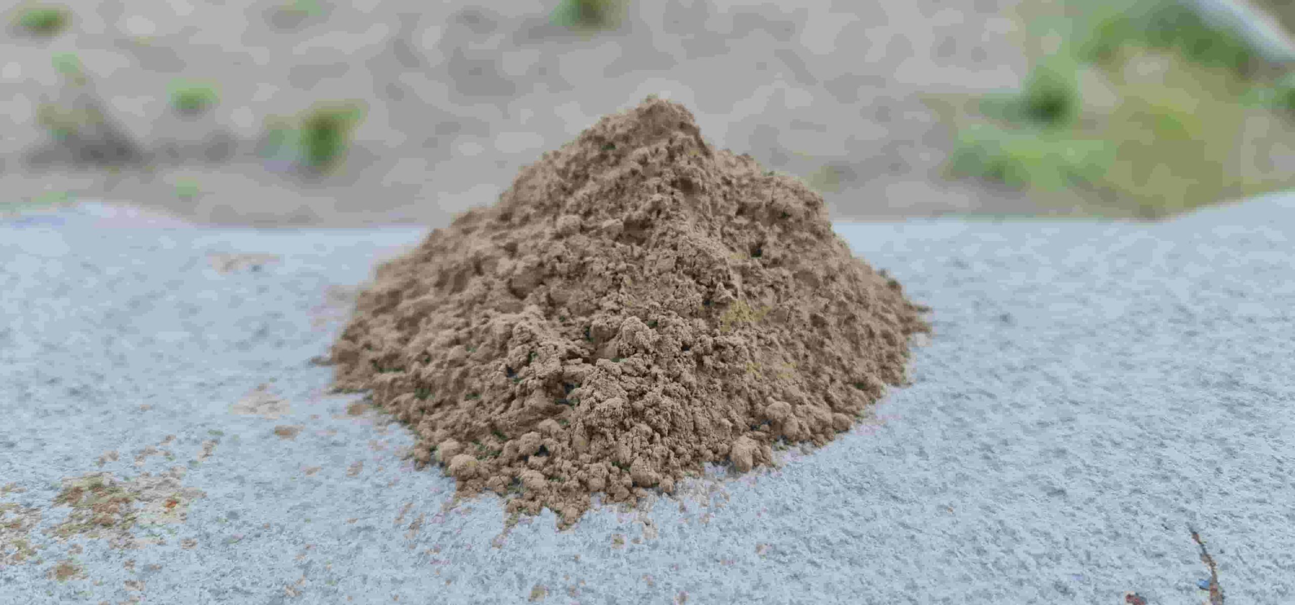 A small pile of fly ash